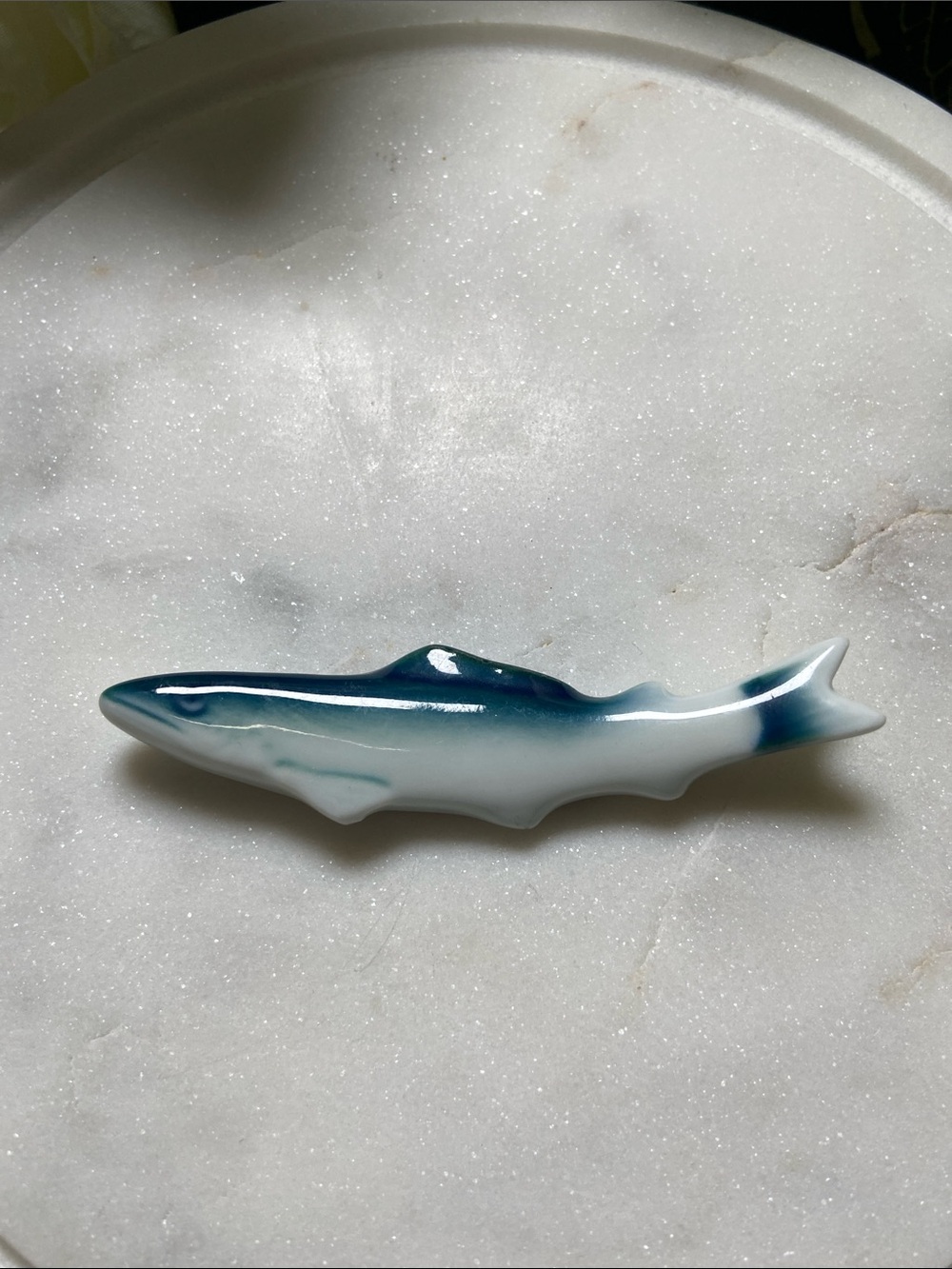 TEMPURA INAGIKU CHAPSTICK Stand Blue and White Shark Ceramic Stand Holder